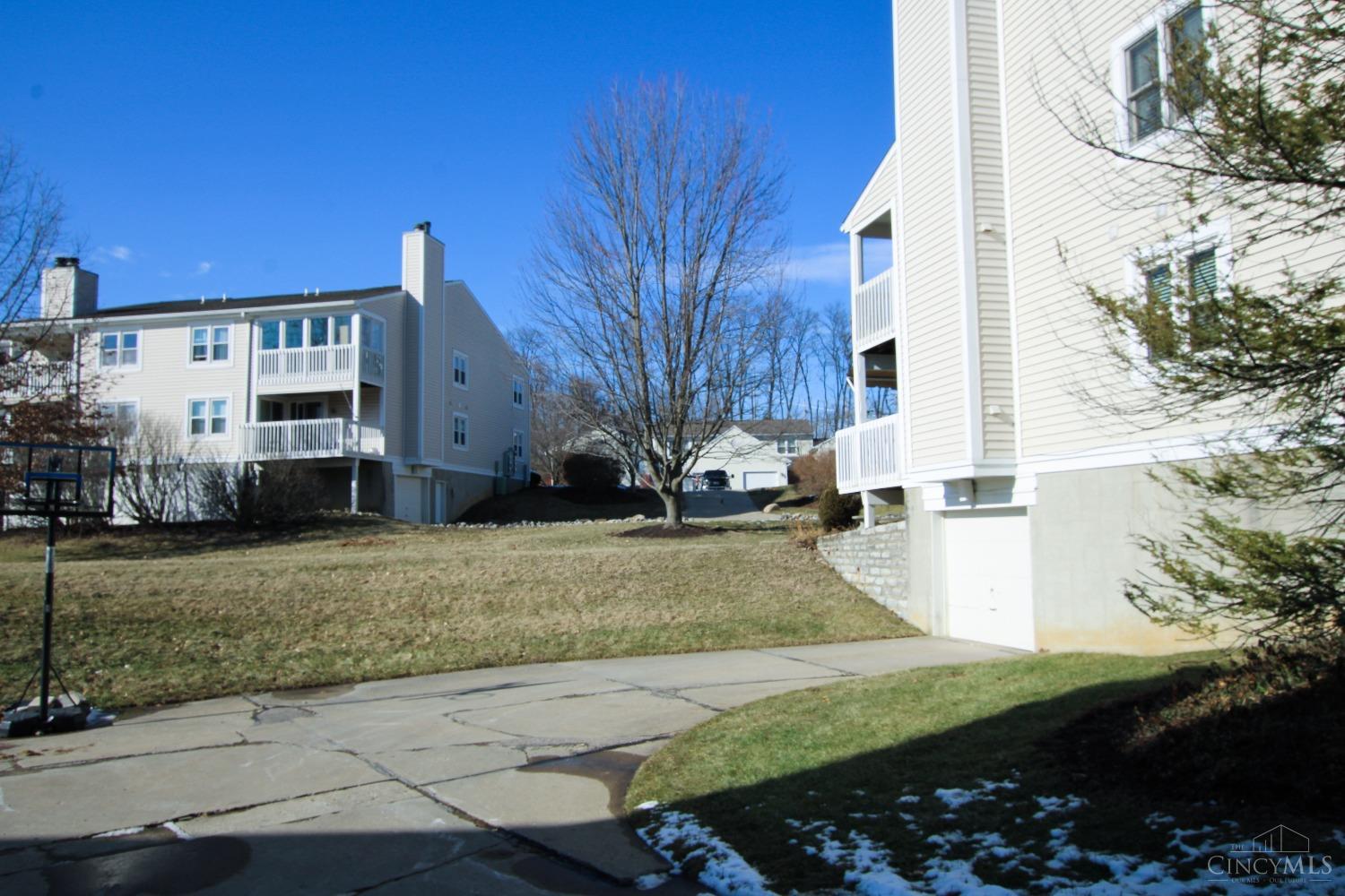 1233 Ebenezer Road Cincinnati, OH 45233 - Photo 15 of 18