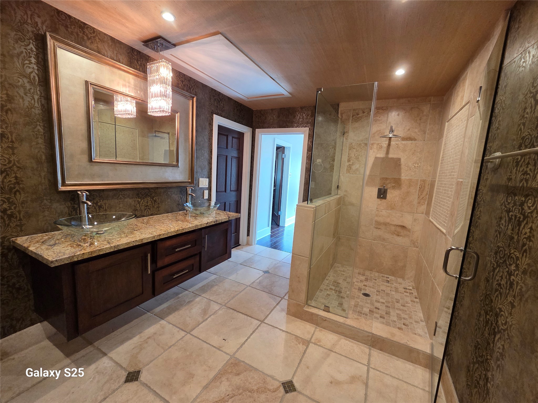 102 East 5th Street Houston, TX 77007 - Photo 30 of 44 Bathroom Shower