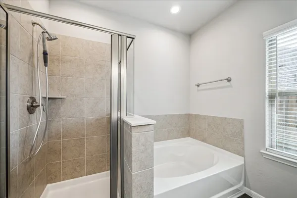 $2,250 | 935 Golden Willow Lane, Conroe, TX 77304