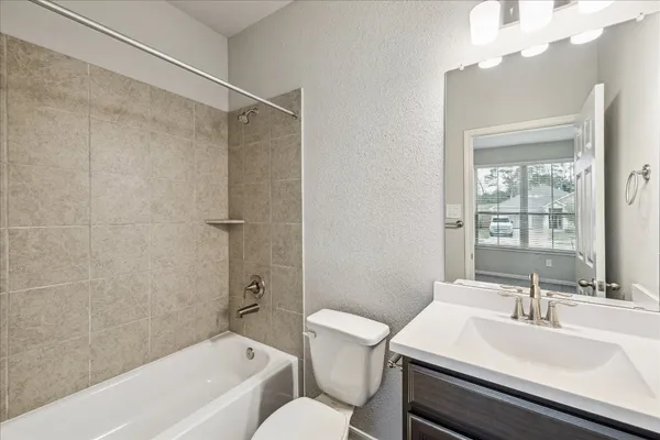 $2,250 | 935 Golden Willow Lane, Conroe, TX 77304