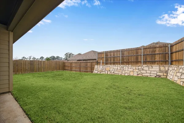 $2,250 | 935 Golden Willow Lane, Conroe, TX 77304