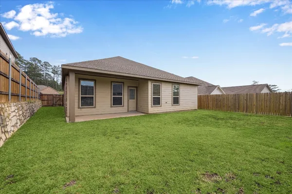 $2,250 | 935 Golden Willow Lane, Conroe, TX 77304