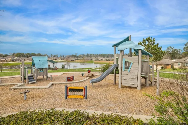 $2,250 | 935 Golden Willow Lane, Conroe, TX 77304