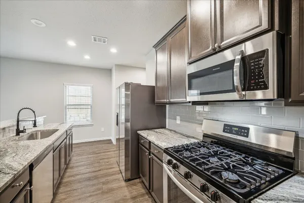 $2,250 | 935 Golden Willow Lane, Conroe, TX 77304