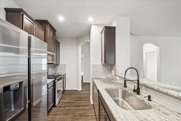 $2,250 | 935 Golden Willow Lane, Conroe, TX 77304