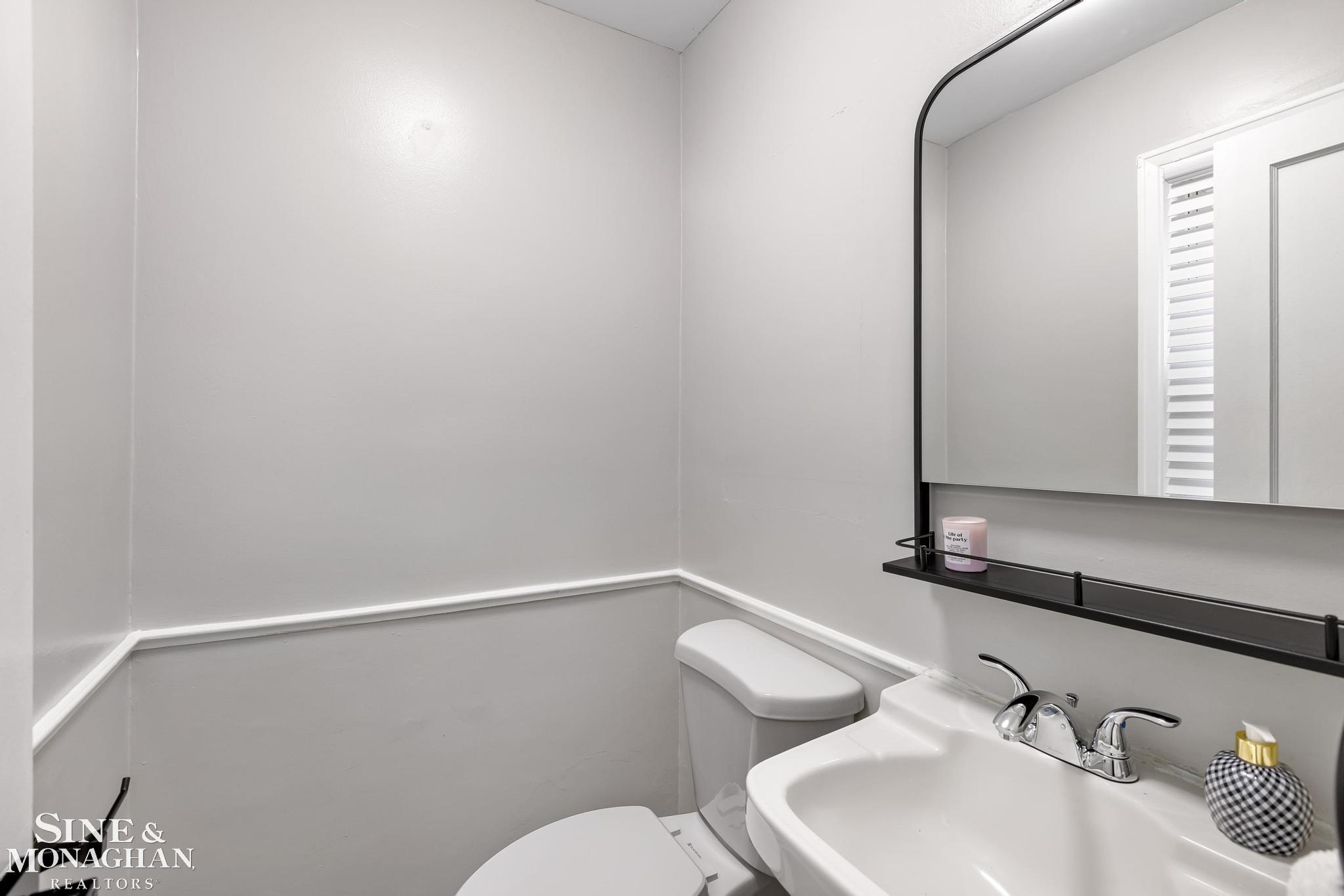 1653 Bournemouth Road Grosse Pointe, MI 48236 - Photo 21 of 29 50158454-222dbdb6-b8dd-4420-ba72-13d599db65cf.JPG