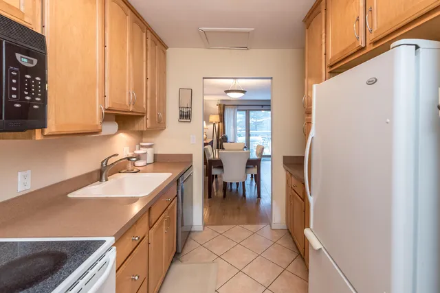 $294,000 | 644 Watersedge Drive, Ann Arbor, MI 48105