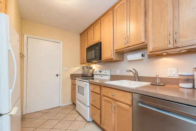 $294,000 | 644 Watersedge Drive, Ann Arbor, MI 48105