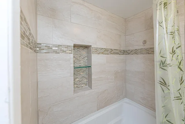 $294,000 | 644 Watersedge Drive, Ann Arbor, MI 48105