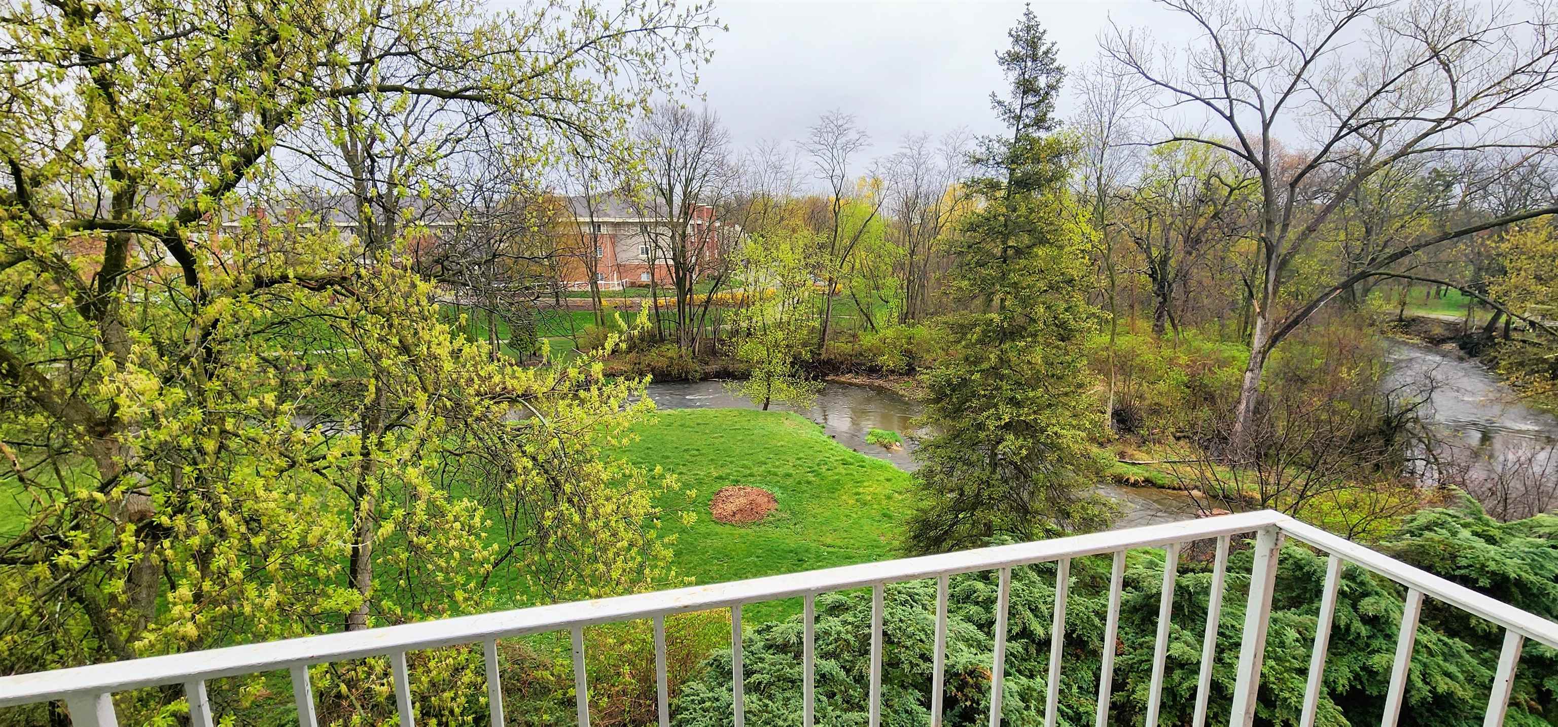 1450 Wing Street Elgin, IL 60123 - Photo 24 of 36 a view of a balcony with an outdoor space