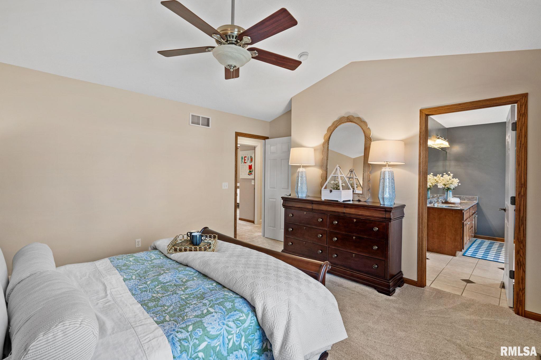 342 Heather Glen Eldridge, IA 52748 - Photo 18 of 47