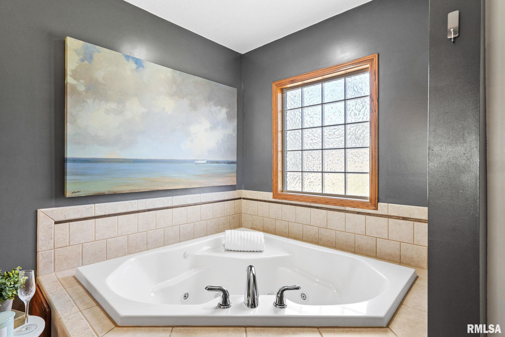 342 Heather Glen Eldridge, IA 52748 - Photo 21 of 47