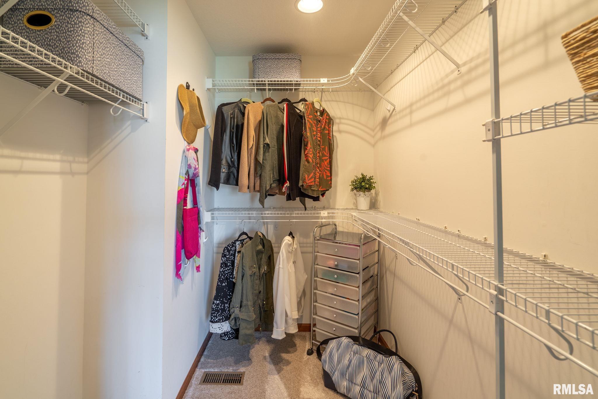 342 Heather Glen Eldridge, IA 52748 - Photo 22 of 47