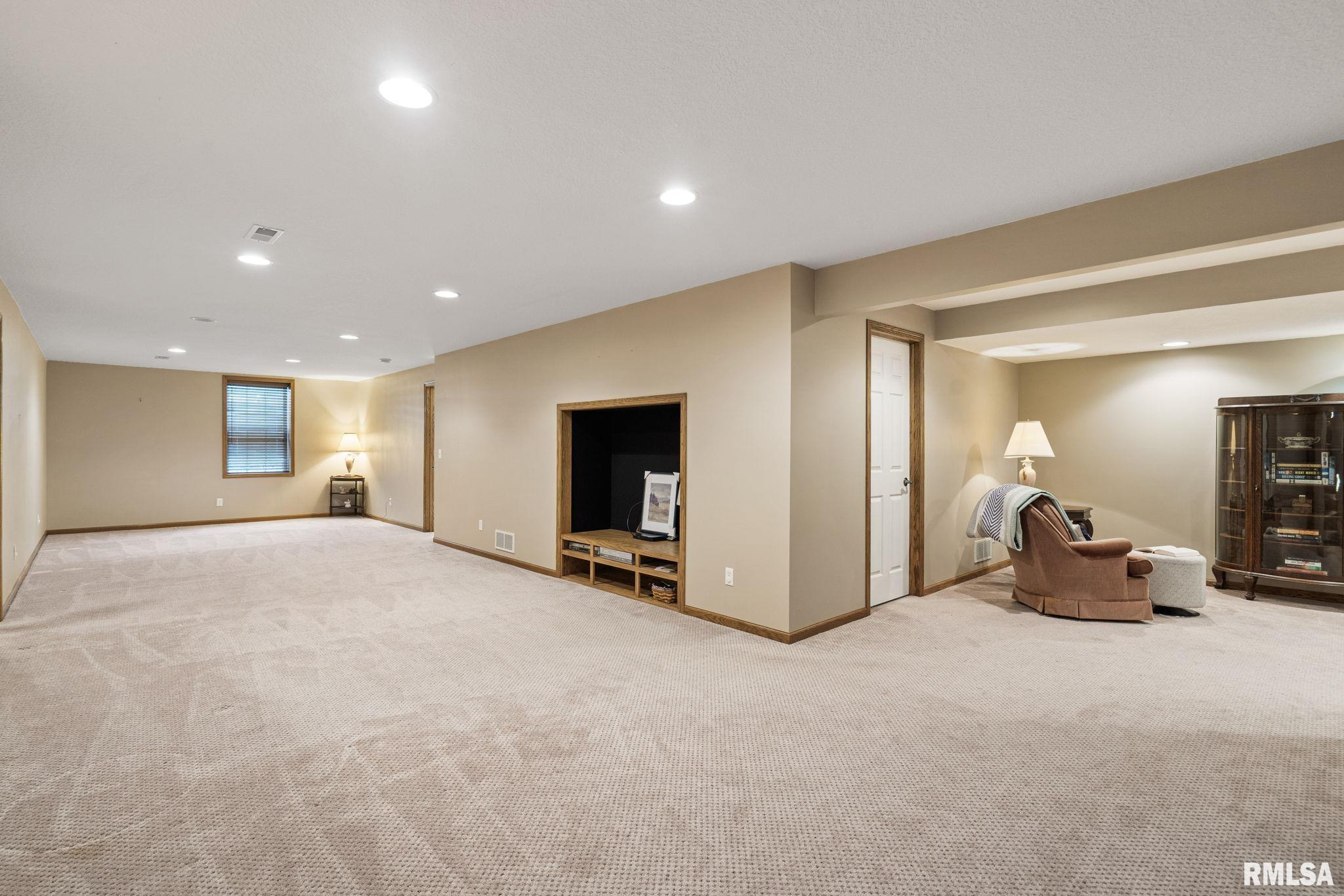 342 Heather Glen Eldridge, IA 52748 - Photo 30 of 47