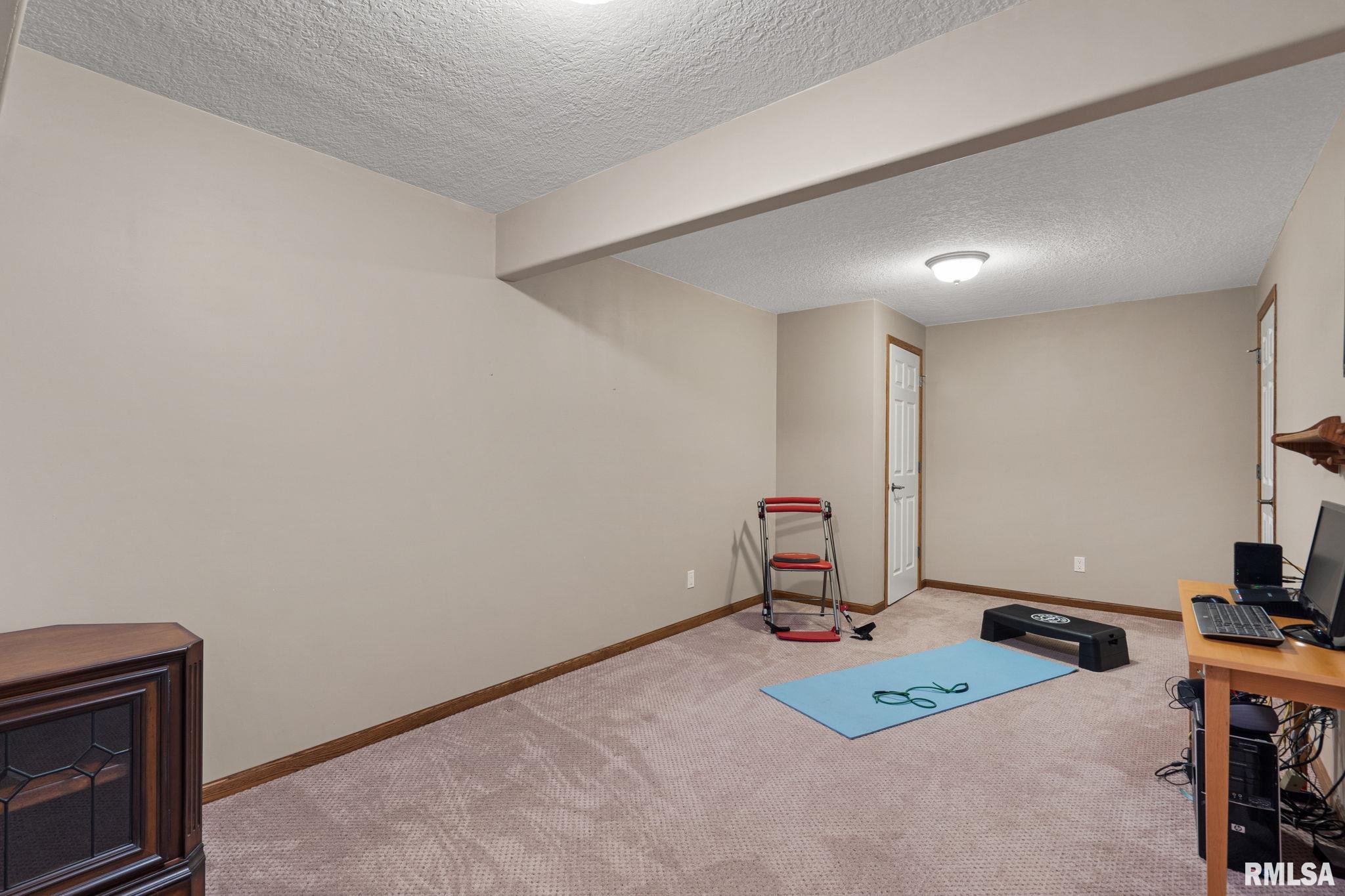 342 Heather Glen Eldridge, IA 52748 - Photo 34 of 47