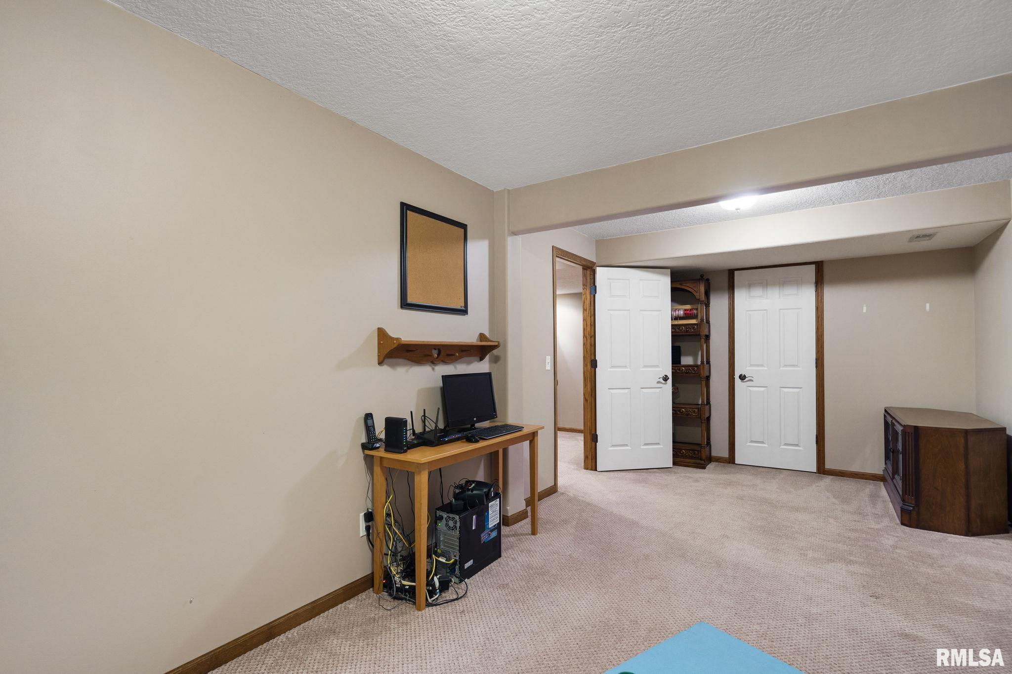 342 Heather Glen Eldridge, IA 52748 - Photo 35 of 47