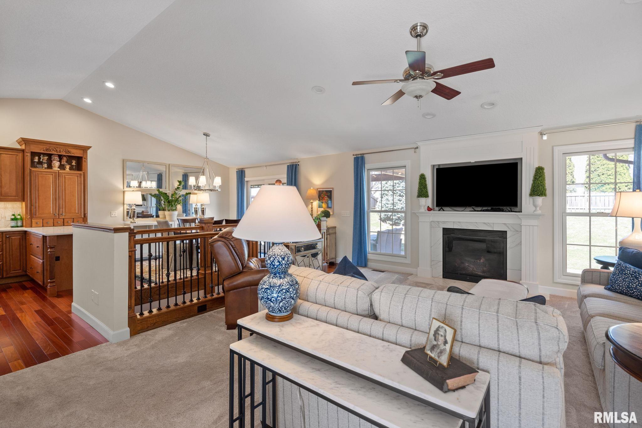 342 Heather Glen Eldridge, IA 52748 - Photo 4 of 47