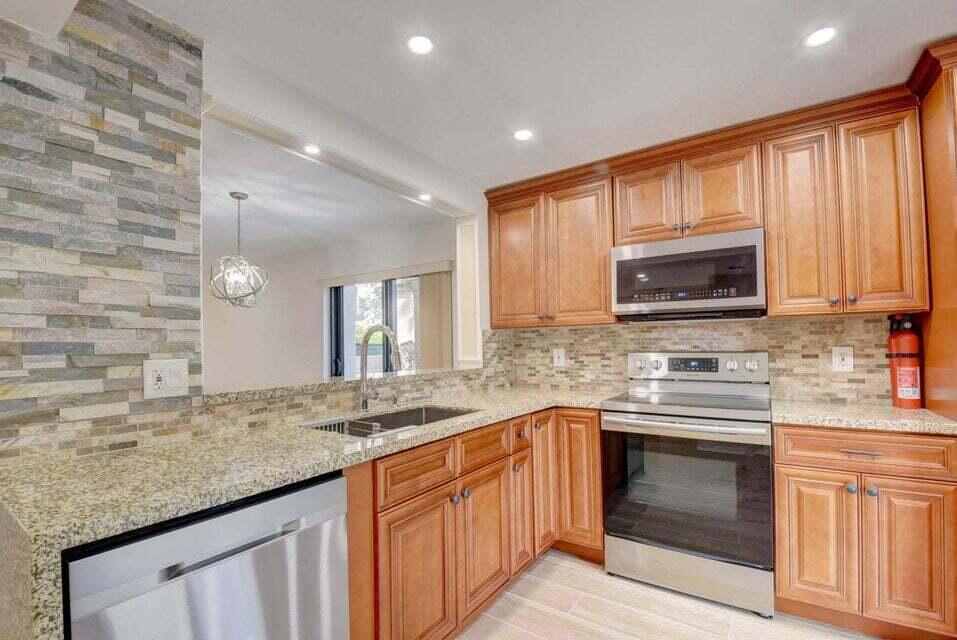400 Club Circle, Unit 101 Boca Raton, FL 33487 - Photo 6 of 47 20201227155414119864000000-o