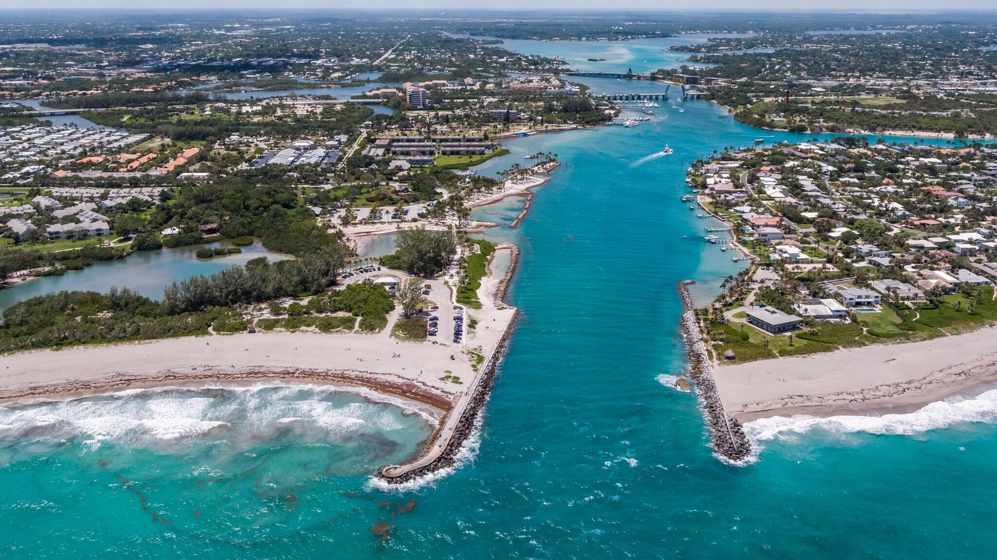 141 East Riverside Drive, Unit 6A Jupiter, FL 33469 - Photo 38 of 41 004-JupiterStockPhotos-SMALL