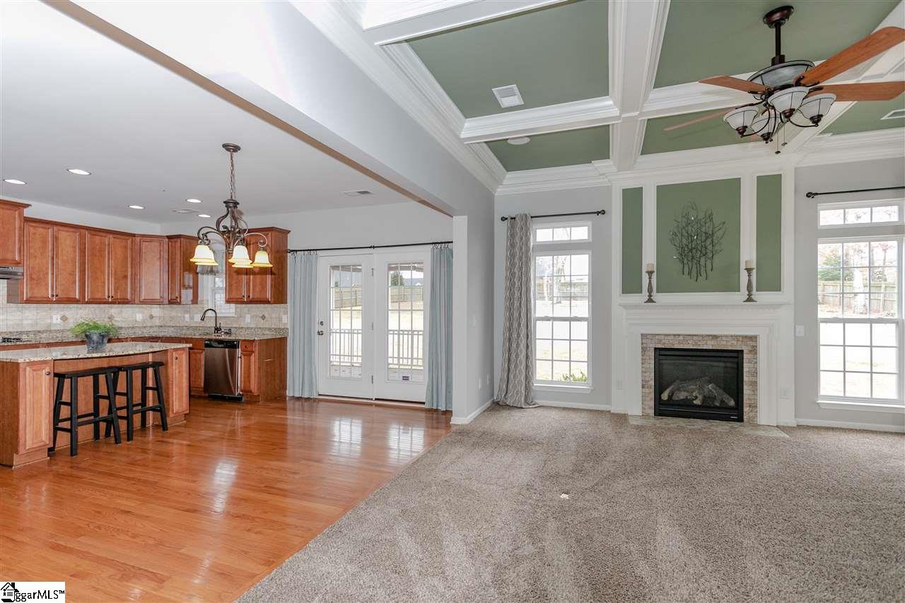 112 Hydrangea Way Simpsonville, SC 29681 - Photo 12 of 36 Gallery Image 12