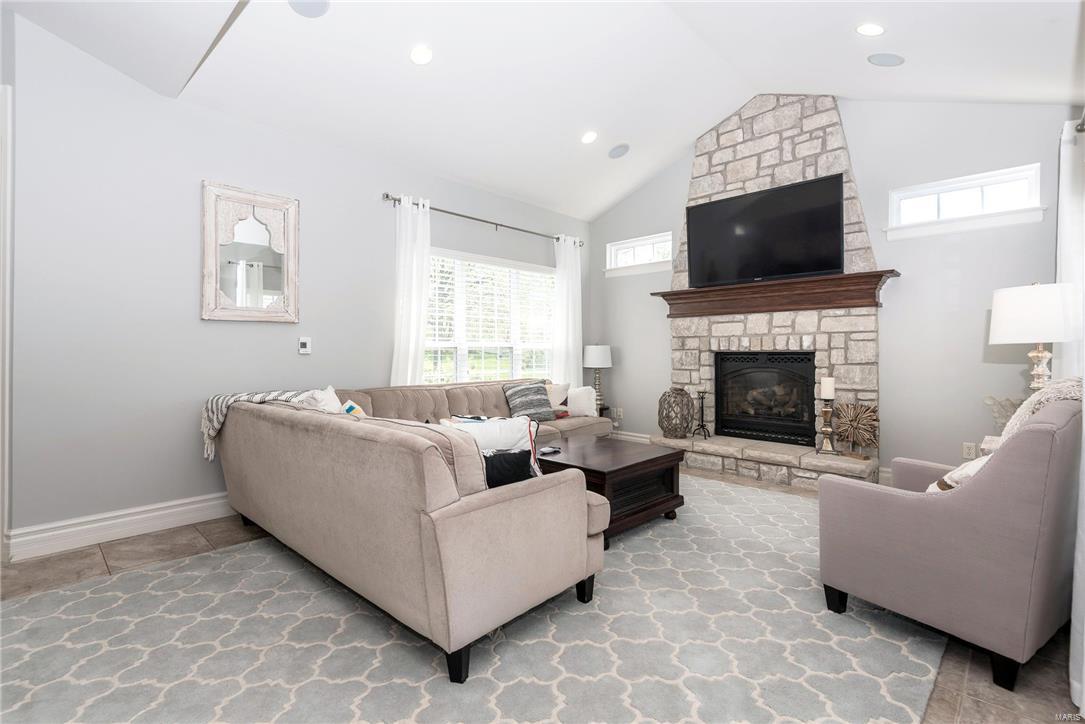 10516 Sapphire Ridge Court St. Louis, MO 63128 - Photo 9 of 45