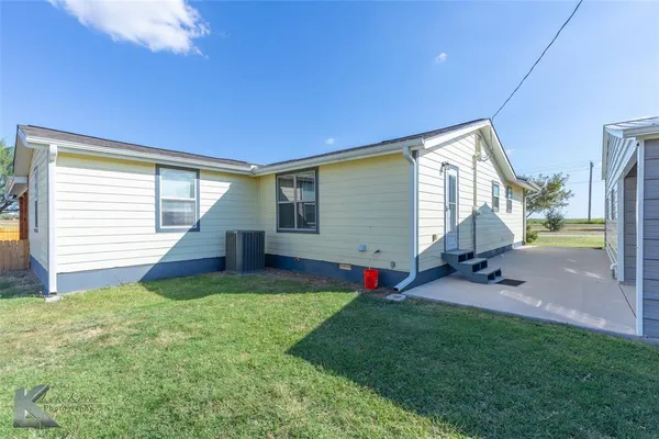 $460,000 | 390 Mesquite Lane, Abilene, TX 79601