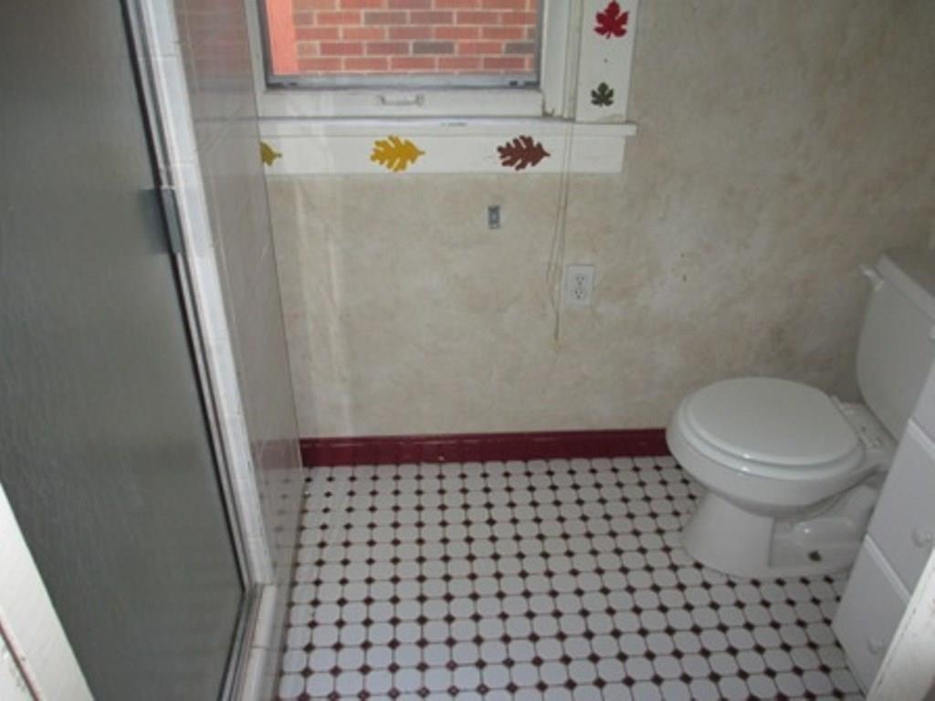 1008 Hober Avenue McKees Rocks, PA 15136 - Photo 10 of 13