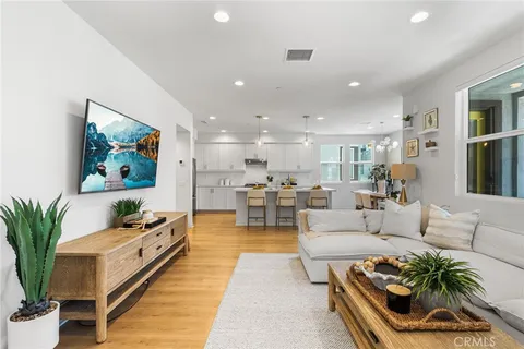 $1,135,000 | 110 Fable, Irvine, CA 92618