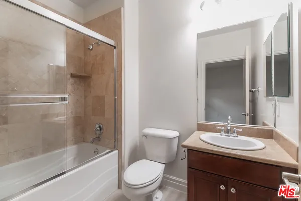 $3,675 | 15206 Burbank Boulevard, Unit 110, Sherman Oaks, CA 91411