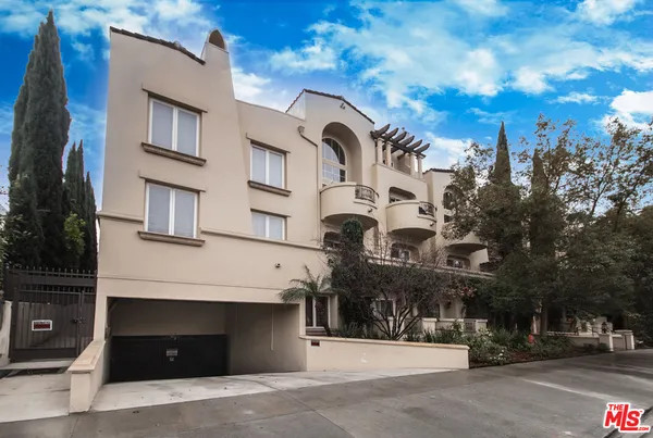 $3,675 | 15206 Burbank Boulevard, Unit 110, Sherman Oaks, CA 91411