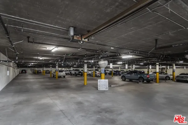 $3,675 | 15206 Burbank Boulevard, Unit 110, Sherman Oaks, CA 91411