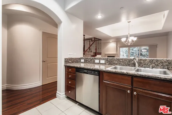 $3,675 | 15206 Burbank Boulevard, Unit 110, Sherman Oaks, CA 91411