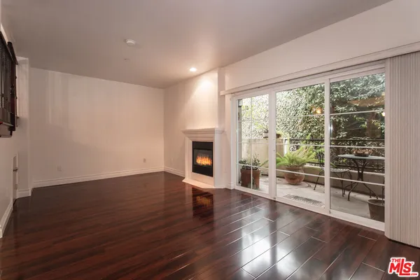 $3,675 | 15206 Burbank Boulevard, Unit 110, Sherman Oaks, CA 91411