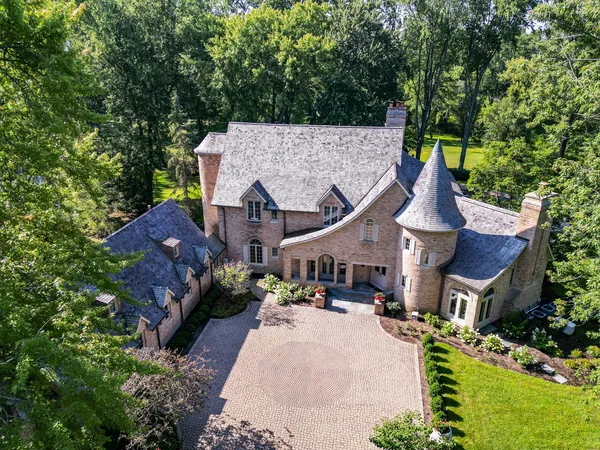 $3,900,000 | 285 West Westminster Avenue, Lake Forest, IL 60045