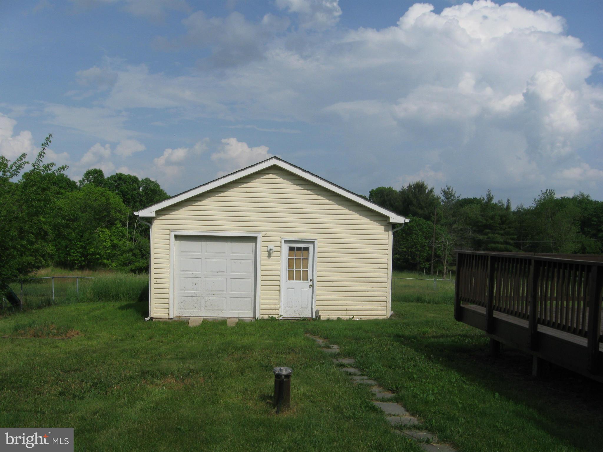 16929 Shinham Road Hagerstown, MD 21740 - Photo 5 of 26 Exterior (General)