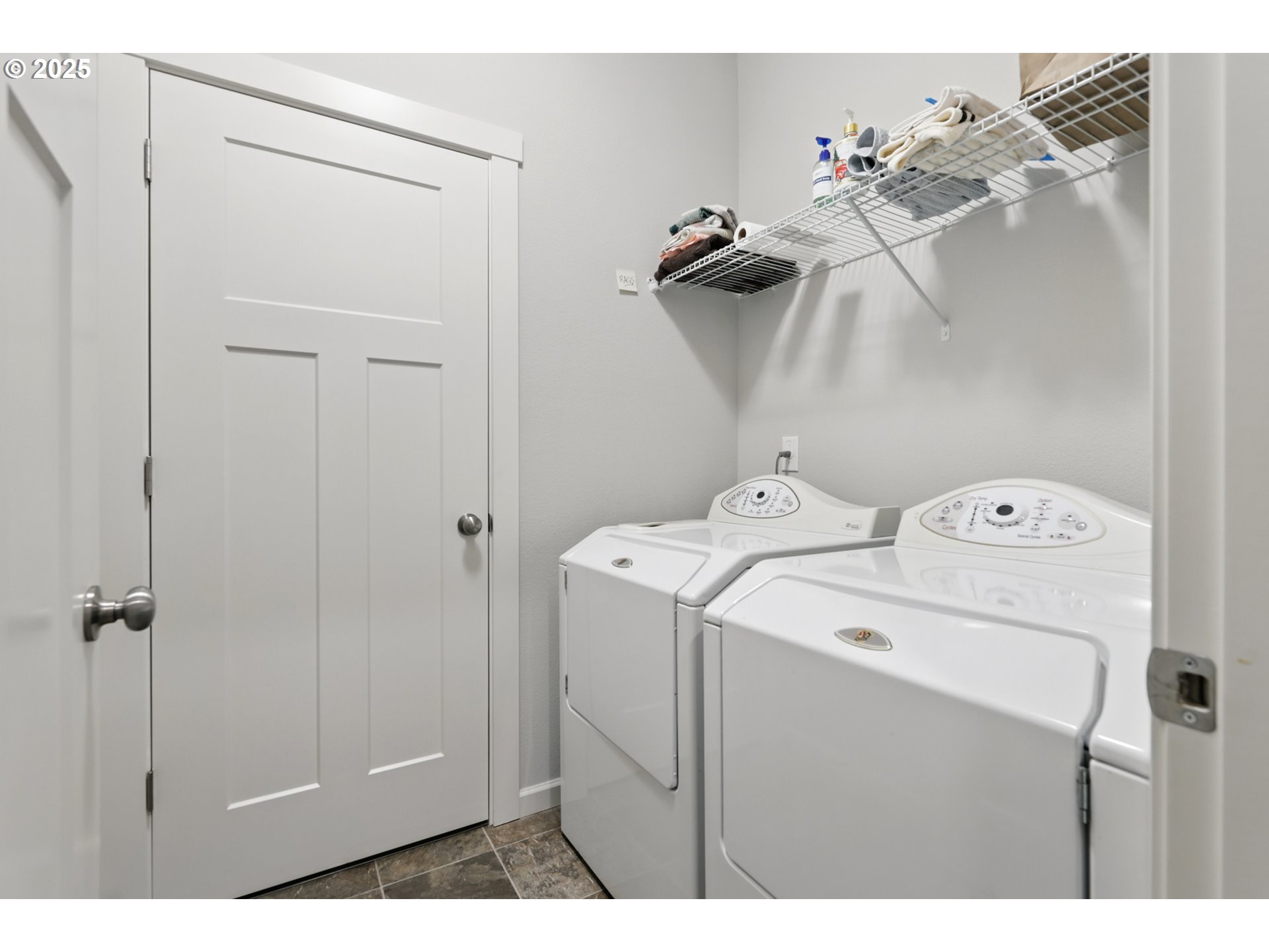 2582 Southwest Thomas Way Gresham, OR 97080 - Photo 30 of 36 a utility room with dryer and washer