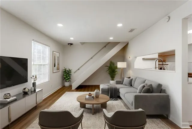 $175,000 | 1358 Surrey Lane Southwest, Marietta, GA 30008