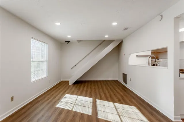 $175,000 | 1358 Surrey Lane Southwest, Marietta, GA 30008