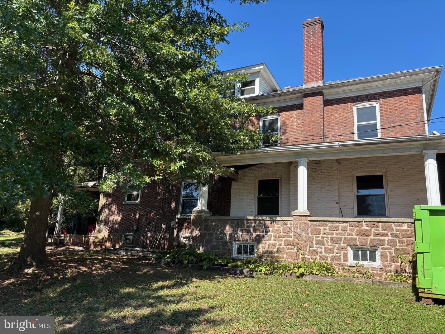 440 North Penn Street Spring City, PA 19475 - Photo 2 of 13 a front view of a house with garden