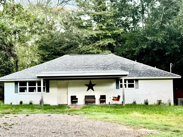 $175,000 | 106 Edd Monk Street, Mendenhall, MS 39114