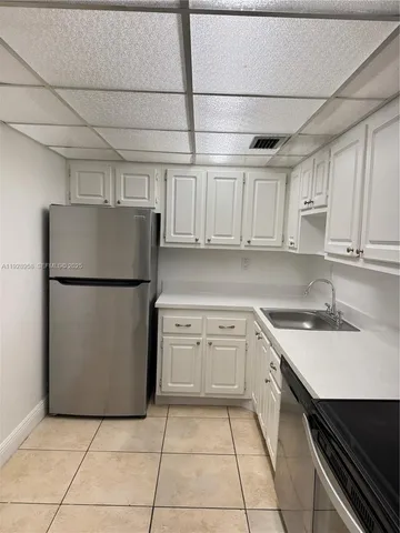 $1,750 | 1805 Sans Souci Boulevard, Unit 231, North Miami, FL 33181