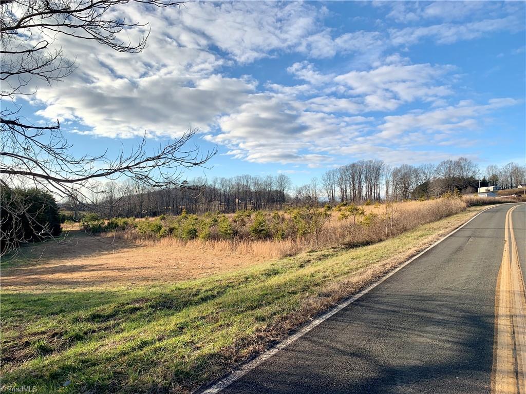1510 Lackey Road Danbury, NC 27016 - Photo 6 of 14 Gallery Image 6