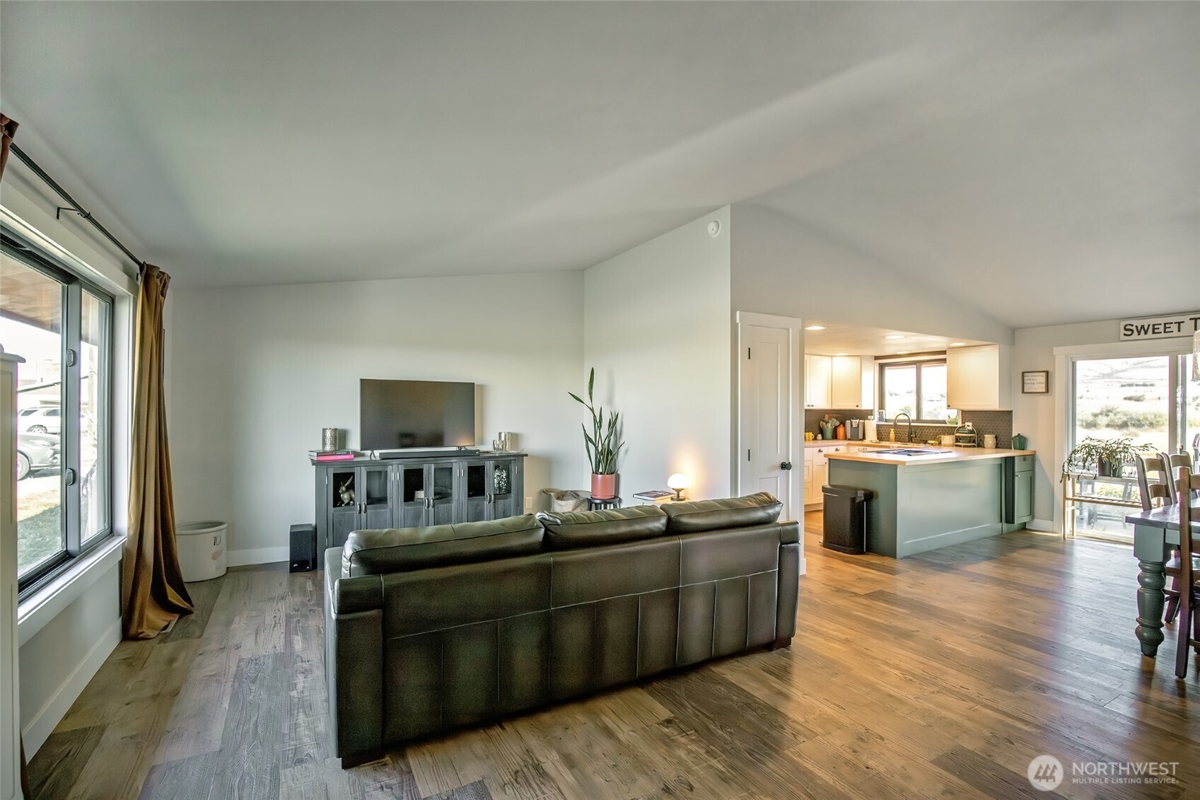 2943 Thomas Road Ellensburg, WA 98926 - Photo 4 of 38 Gallery Image 4