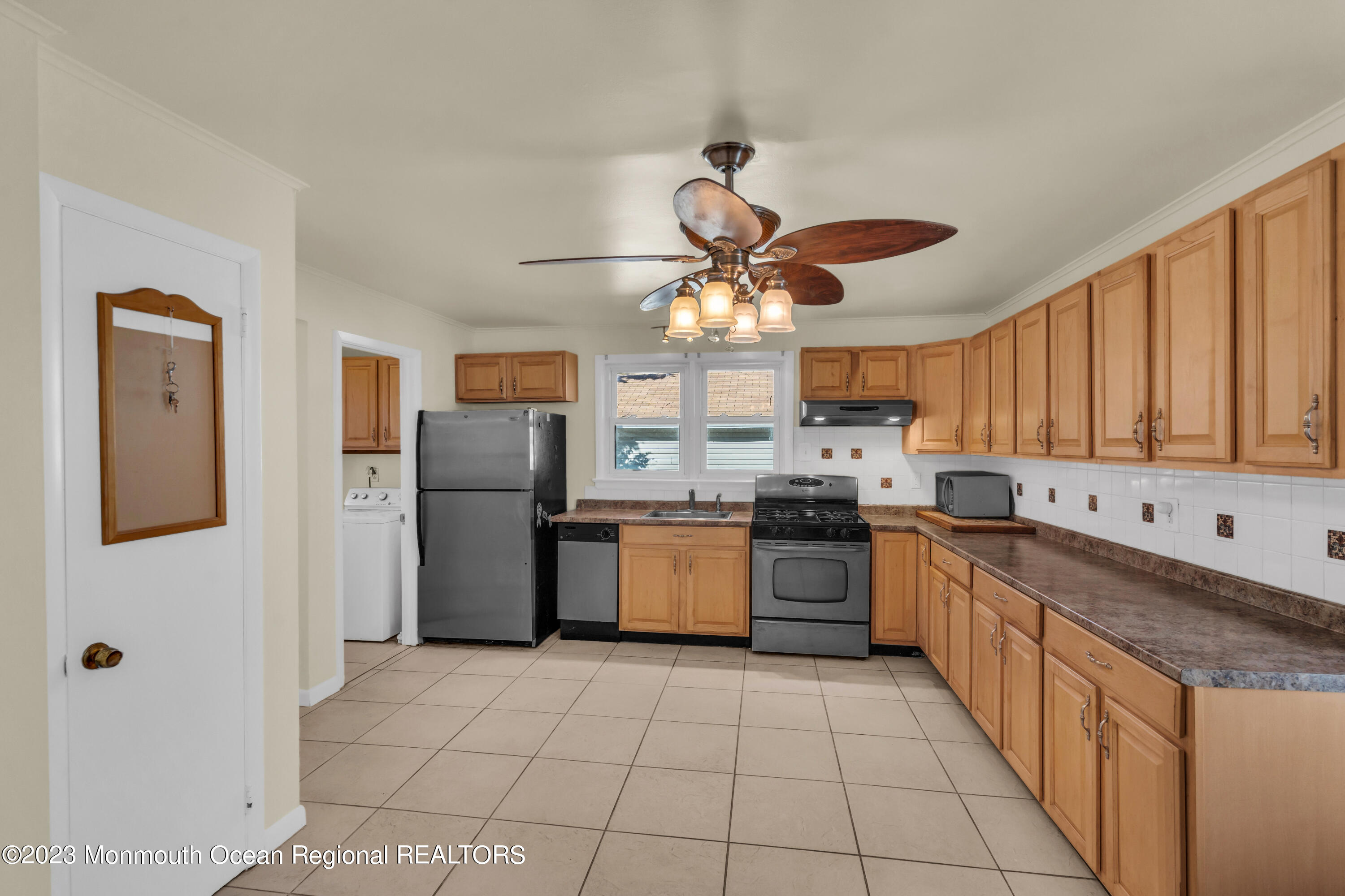 333 Hawthorne Avenue Point Pleasant Beach, NJ 08742 - Photo 4 of 68 040_dsc02843