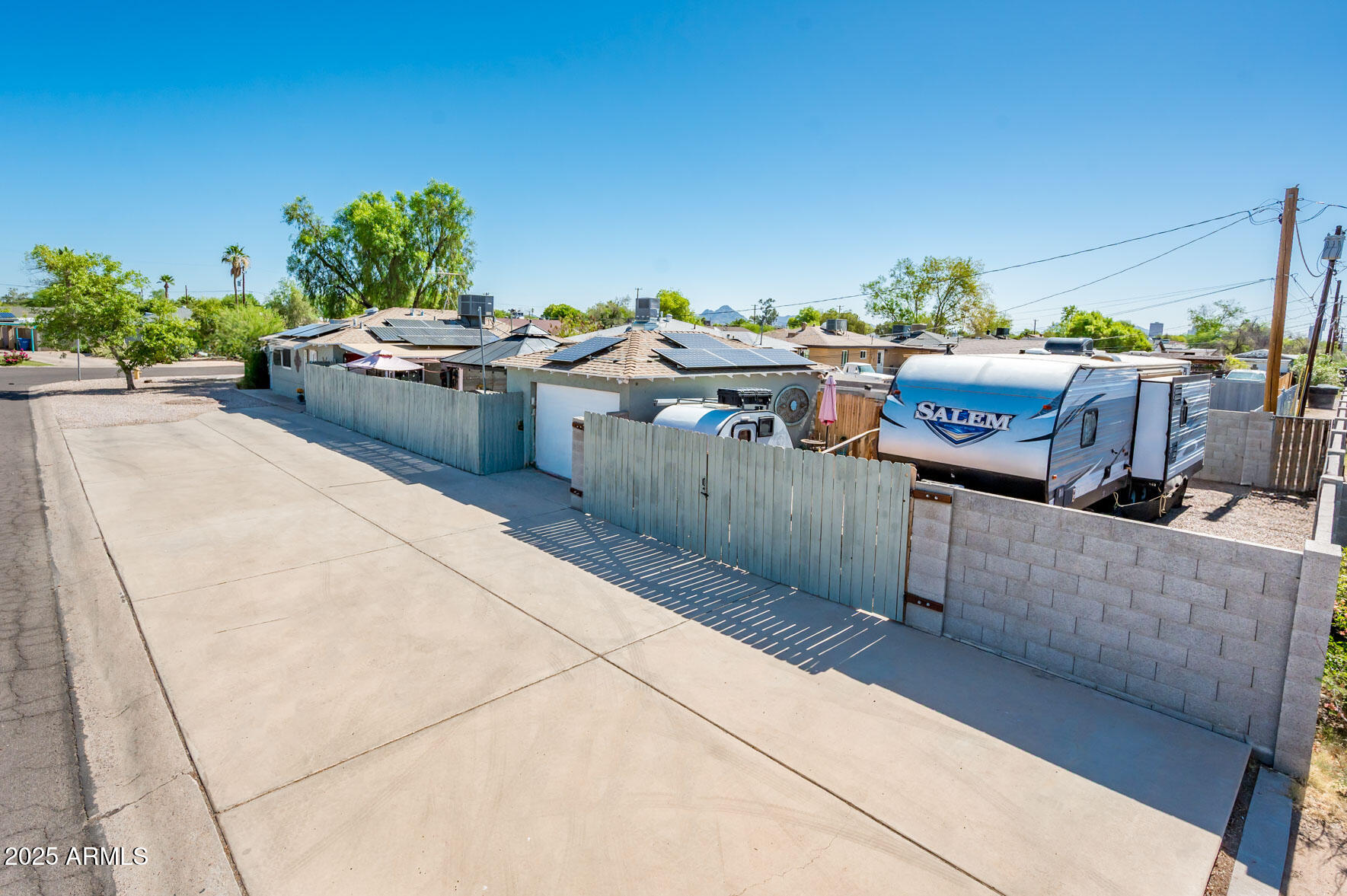 2221 West Mitchell Drive Phoenix, AZ 85015 - Photo 12 of 45 a view of a terrace with sitting area