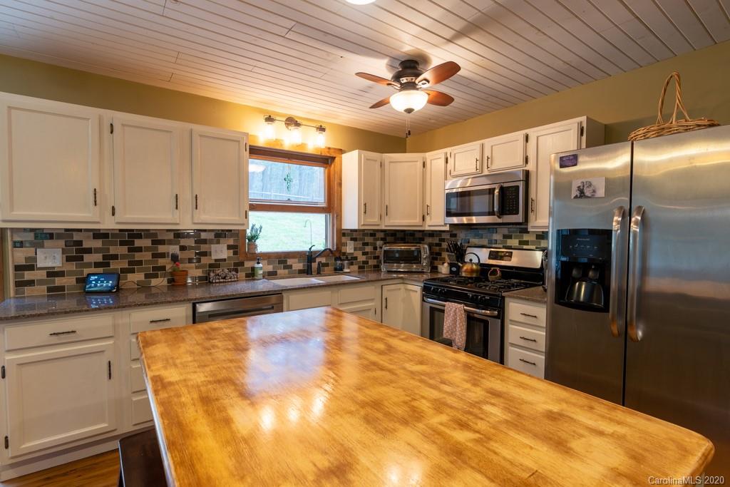 44 Shadow Ridge Drive Fletcher, NC 28732 - Photo 9 of 33