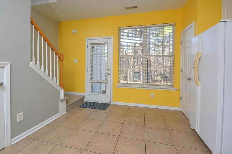 8249 City Loft Court Raleigh, NC 27613 - Photo 16 of 28 Kitchen