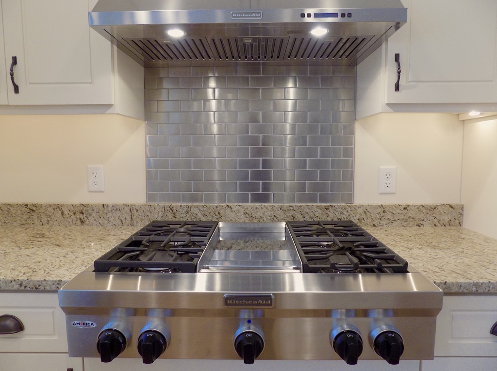 8 Wildwood Road Danvers, MA 01923 - Photo 6 of 30 Gallery Image 6