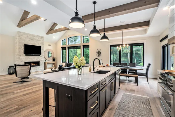 $1,150,000 | 4564 34th Street, Zeeland, MI 49464