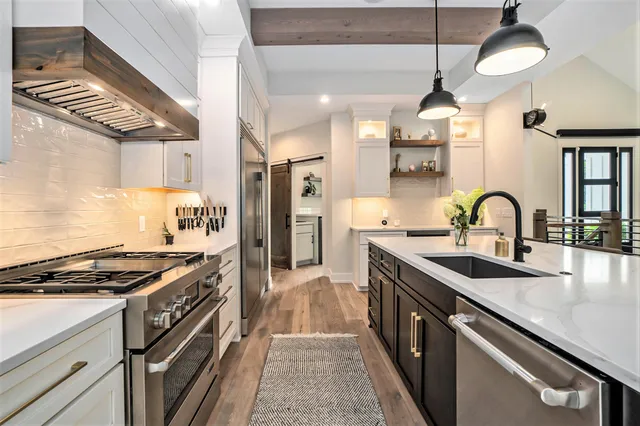 $1,150,000 | 4564 34th Street, Zeeland, MI 49464